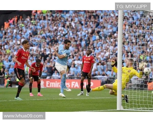 曼联与巴黎圣曼的精彩对决直播全程回顾与分析 曼联与巴黎圣曼的精彩对决直播全程回顾与分析